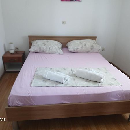 Apartmani Kulas Pakostane Exterior photo