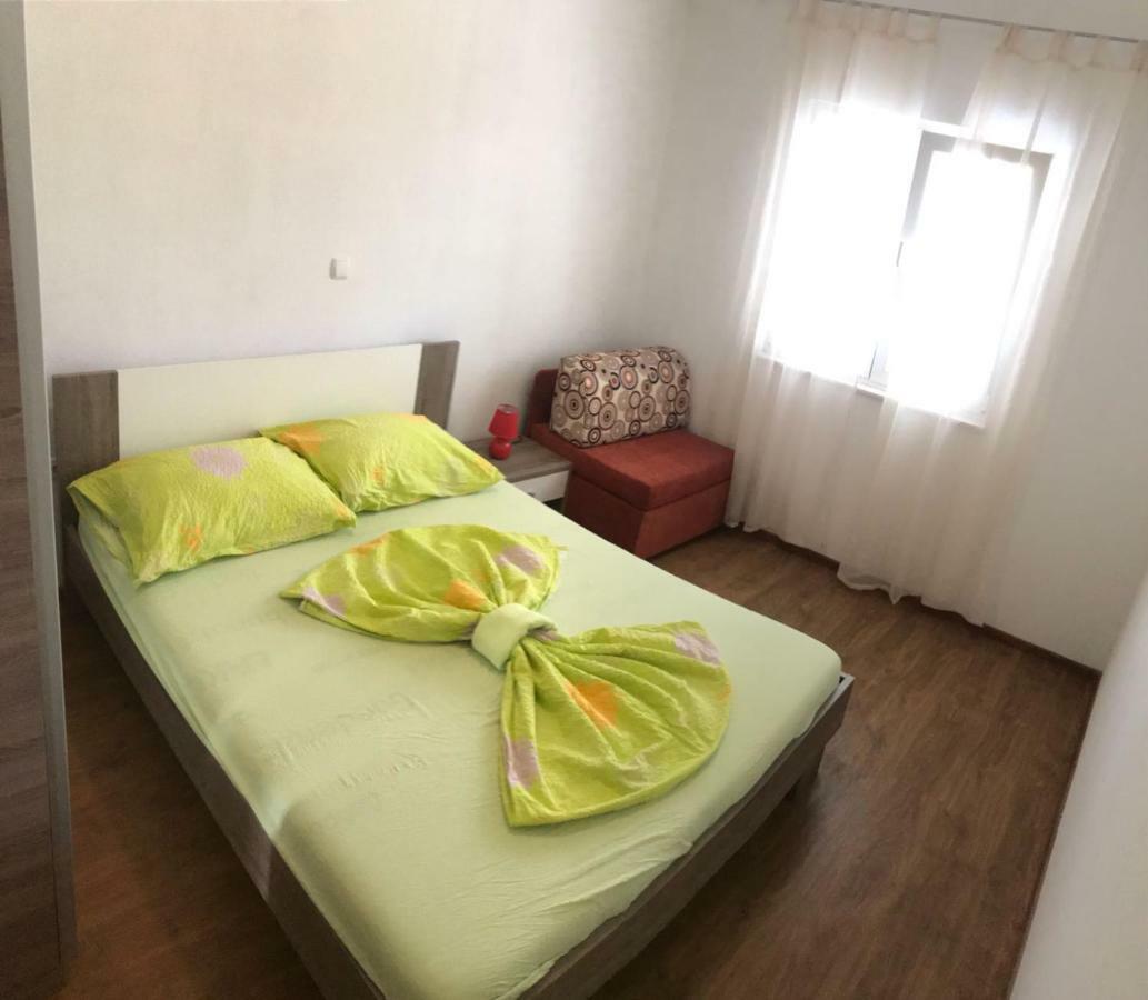 Apartmani Kulas Pakostane Exterior photo