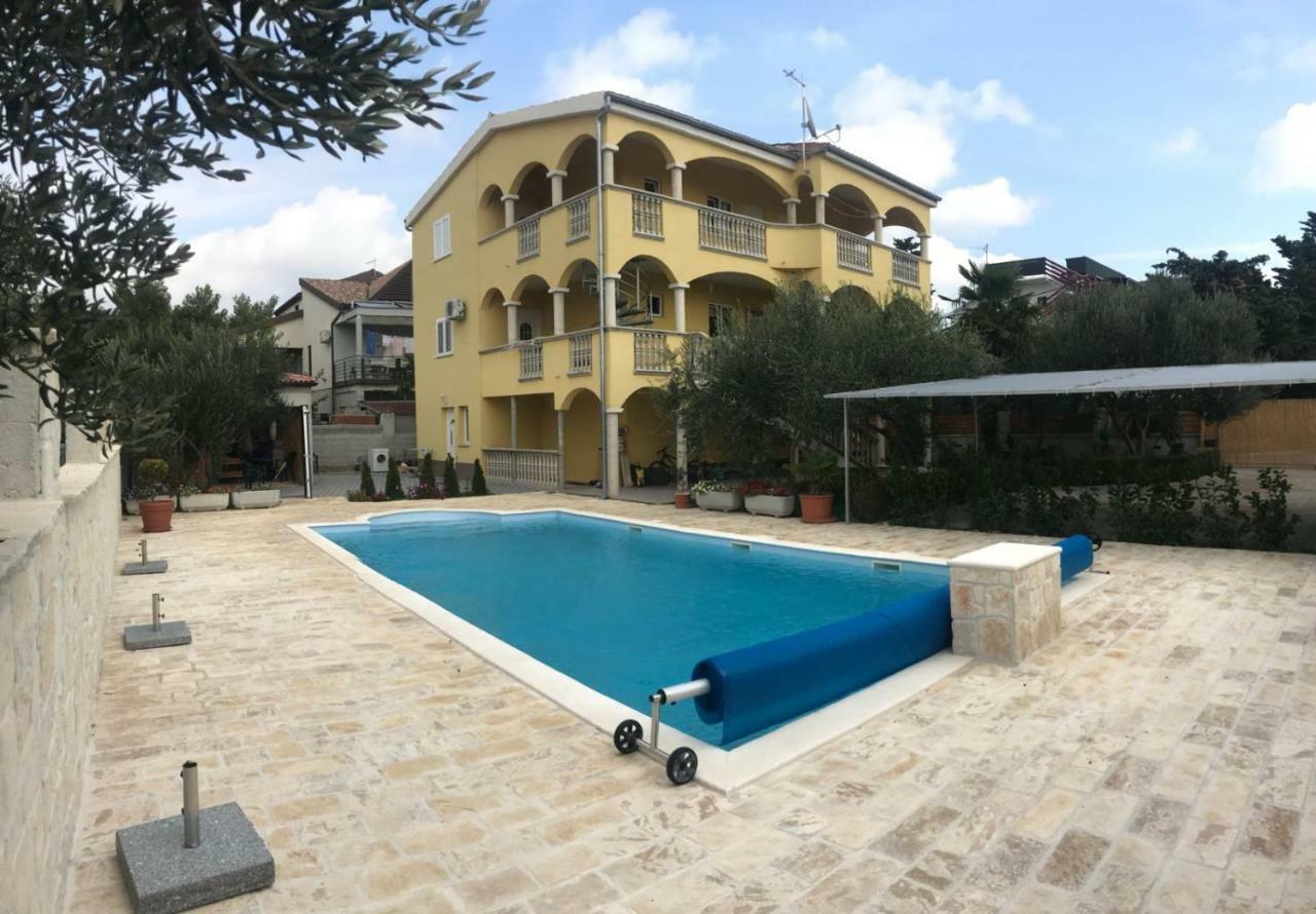 Apartmani Kulas Pakostane Exterior photo