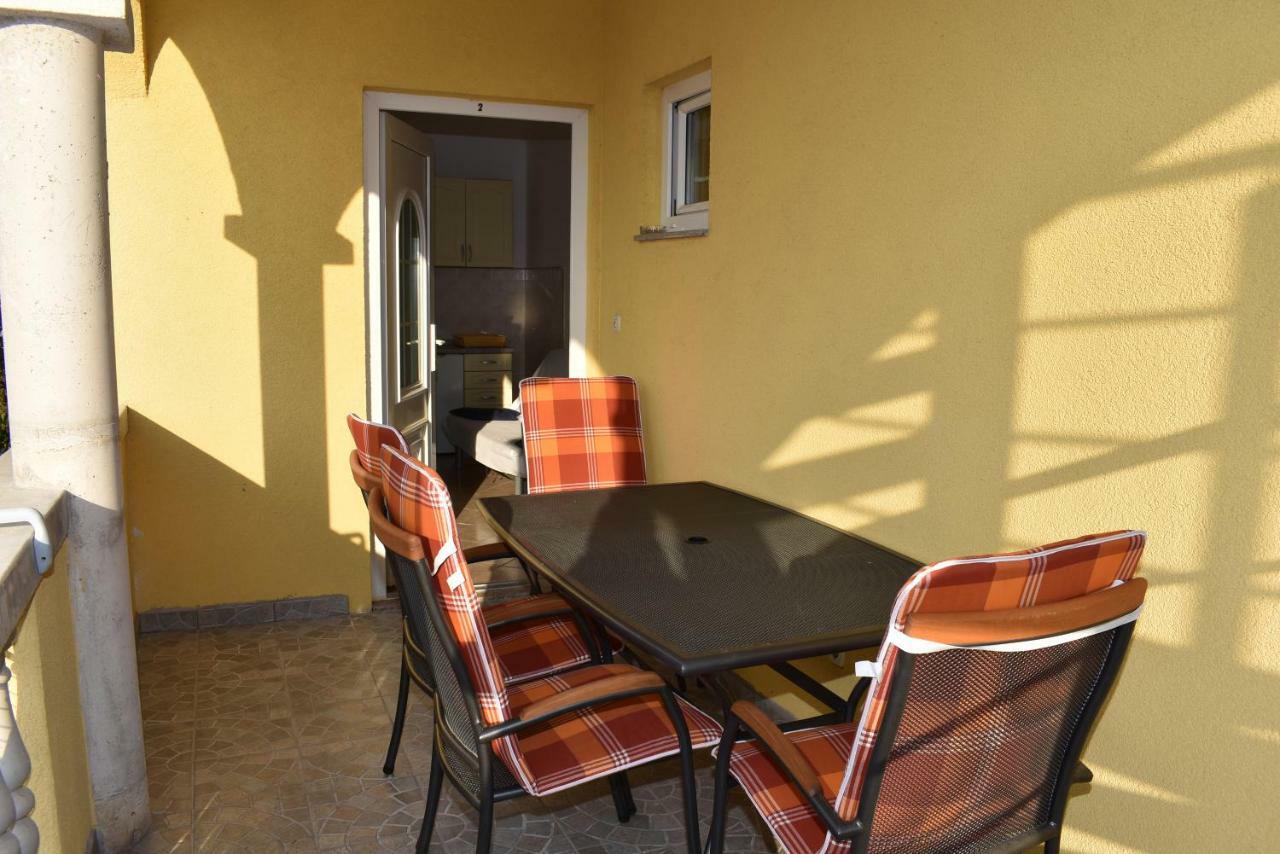 Apartmani Kulas Pakostane Exterior photo