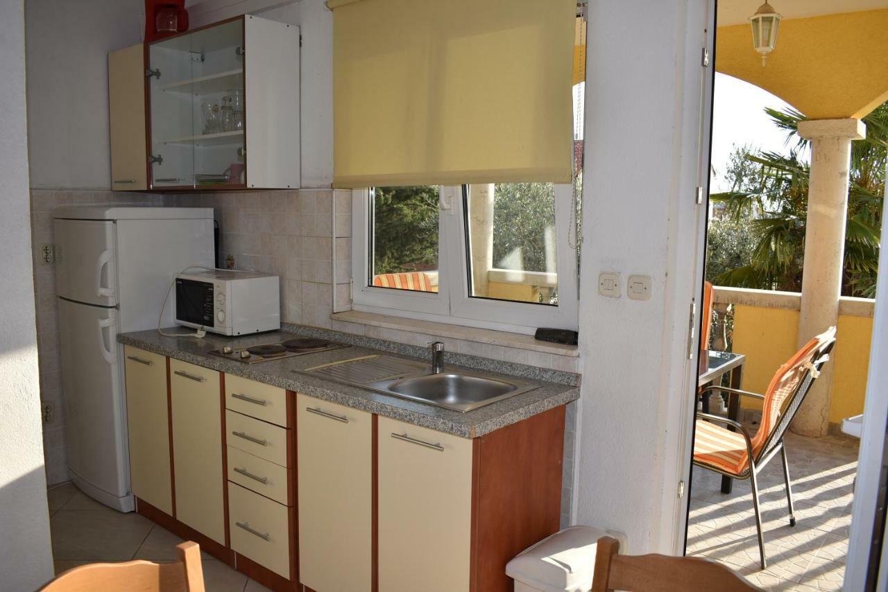 Apartmani Kulas Pakostane Exterior photo